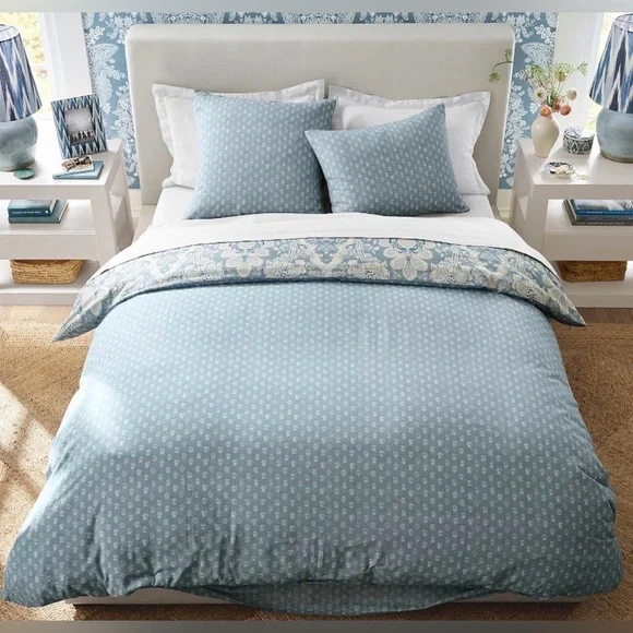 Pottery Barn Kravet Arboretum Floral Reversible Duvet Cover & Shams, Retail $449 - Picture 4 of 14